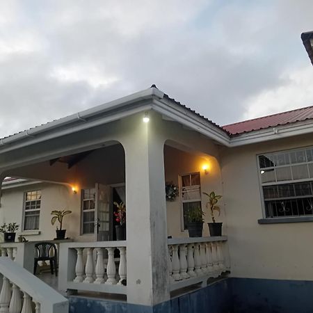 Chandler Homestay Saint Philip Exterior photo