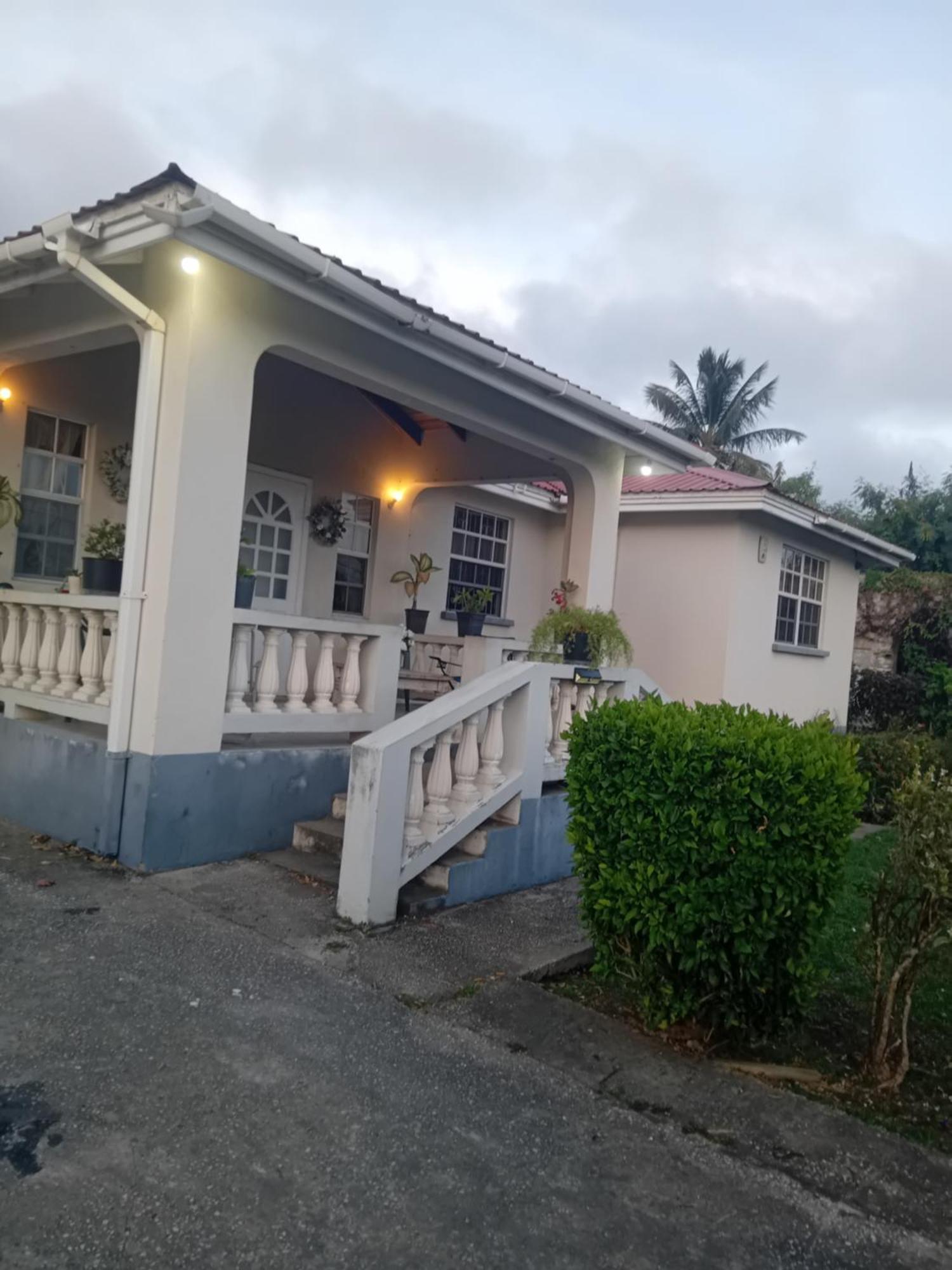 Chandler Homestay Saint Philip Exterior photo